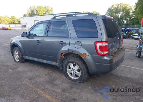 2012 Ford Escape Xlt z USA, uszkodzony, nr VIN 1FMCU9DG4CKB16593